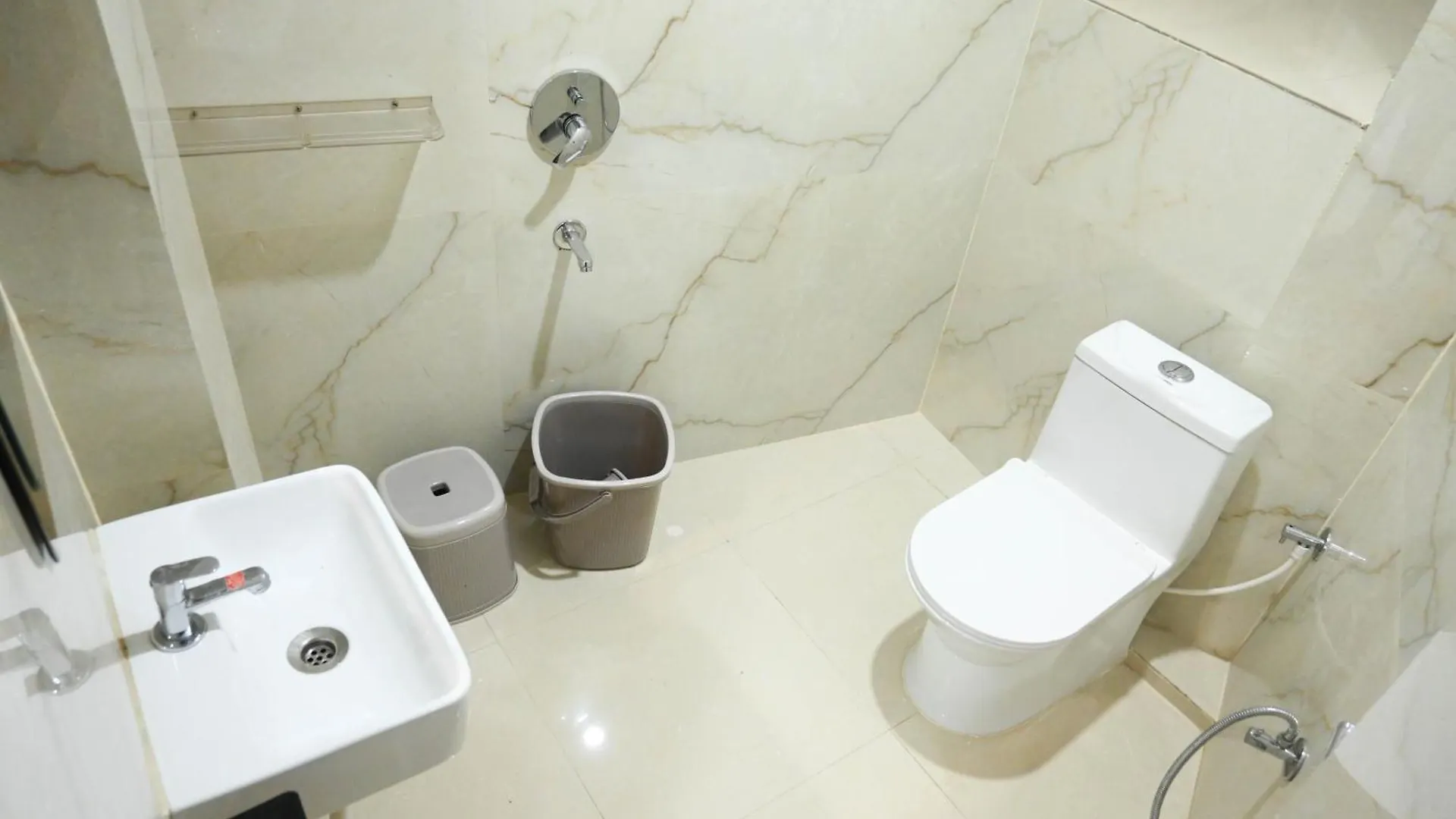 Brij Inn Varanasi Hotel
