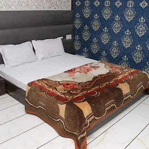 *** Hotel O Food Plaza India